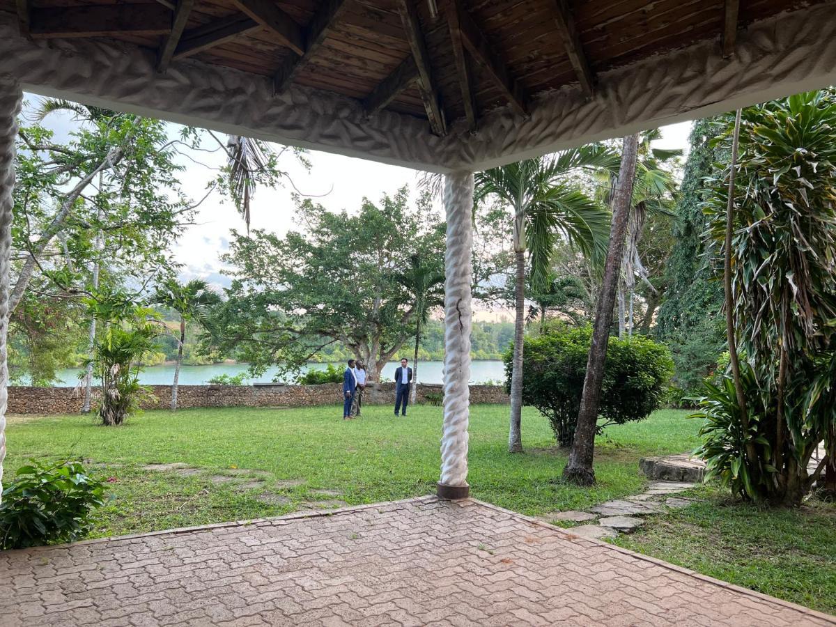 Buddha'S Tree (Adults Only) Mtwapa Bagian luar foto