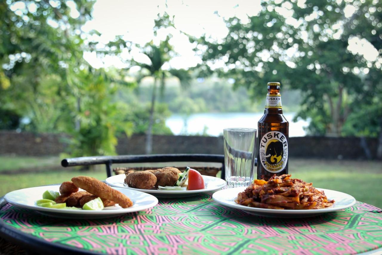 Buddha'S Tree (Adults Only) Mtwapa Bagian luar foto